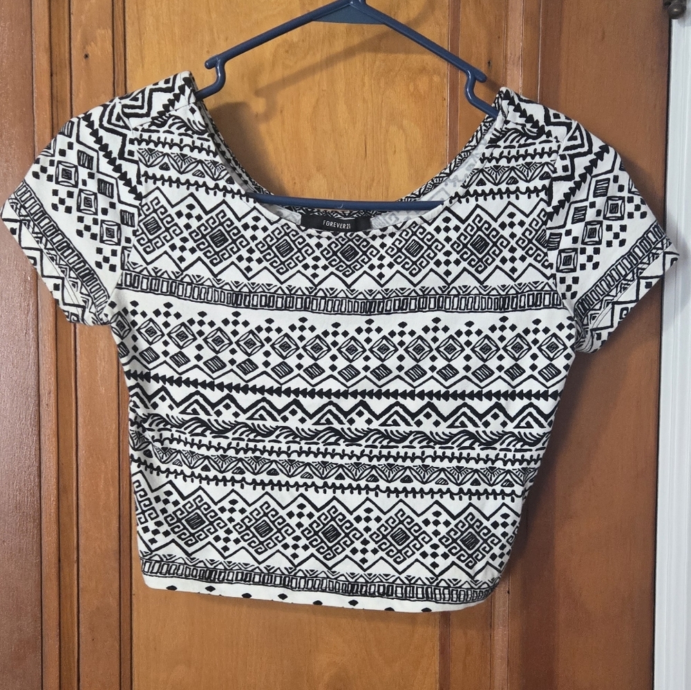 Black & White Short Sleeve Crop Top